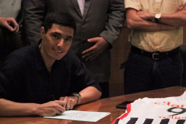 Foto - Futbol camiasında biten transferler