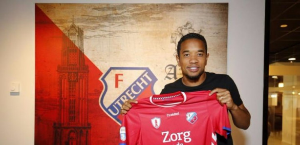 Foto - Futbol camiasında biten transferler