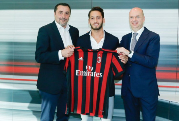 Foto - Futbol camiasında biten transferler