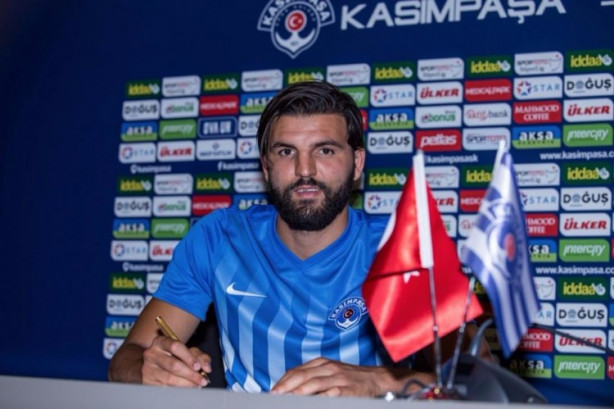 Foto - Futbol camiasında biten transferler