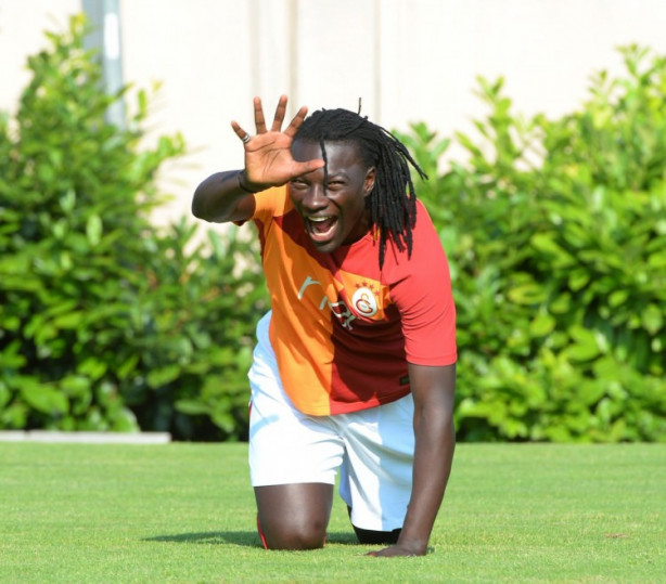 Foto - Futbol camiasında biten transferler