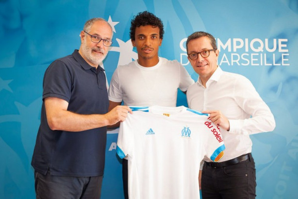 Foto - Futbol camiasında biten transferler