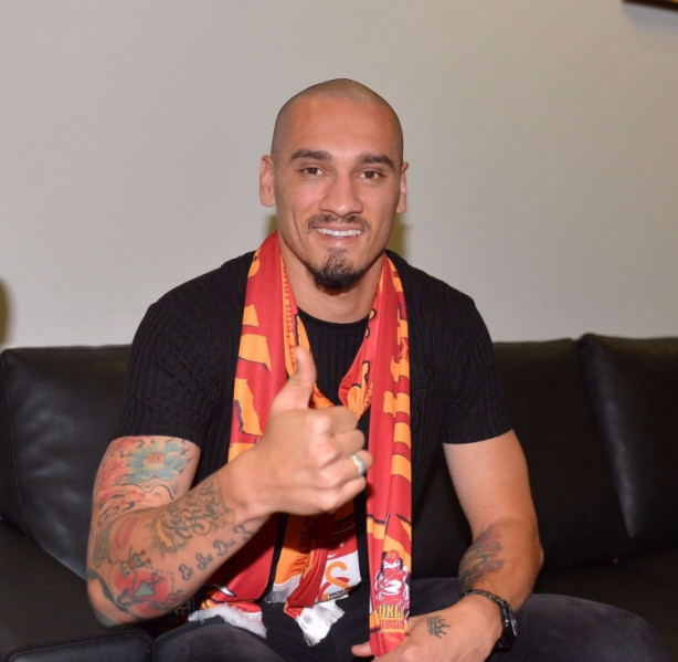 Foto - Futbol camiasında biten transferler