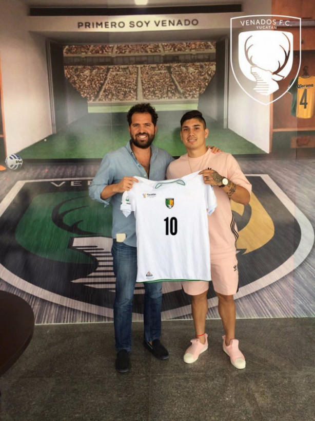 Foto - Futbol camiasında biten transferler