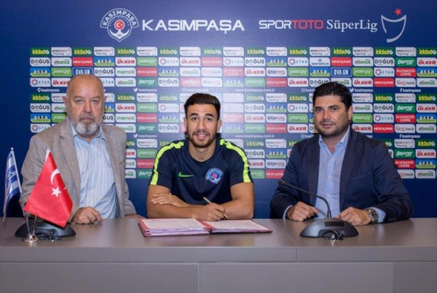 Foto - Futbol camiasında biten transferler