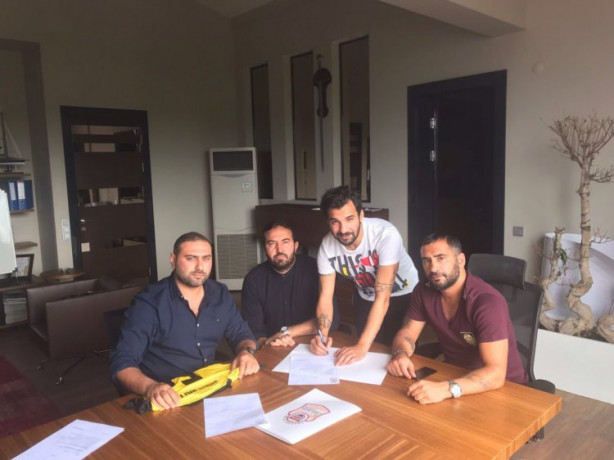 Foto - Futbol camiasında biten transferler