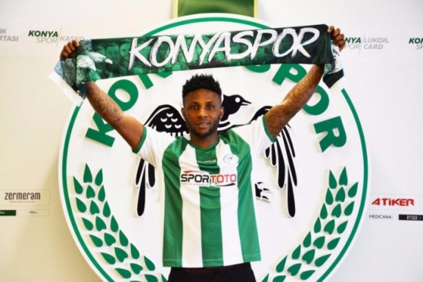 Foto - Futbol camiasında biten transferler