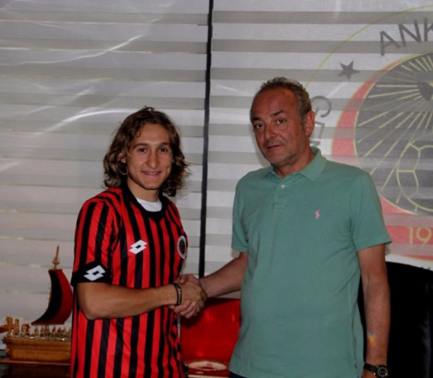 Foto - Futbol camiasında biten transferler