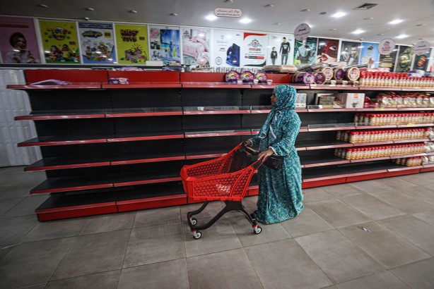 Foto - İşte Gazze'deki gıda sıkıntısının temel örneği! Raflar bomboş!