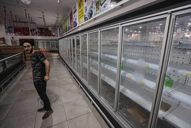 Foto - İşte Gazze'deki gıda sıkıntısının temel örneği! Raflar bomboş!