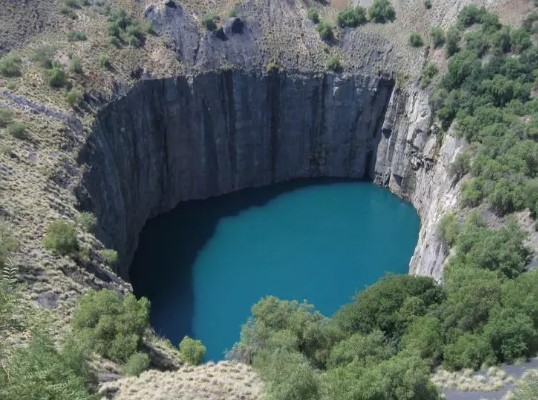 Foto - İşte insan eliyle açılmış en büyük çukur: Tam 240 metre!