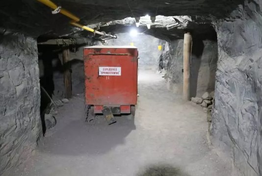 Foto - İşte insan eliyle açılmış en büyük çukur: Tam 240 metre!