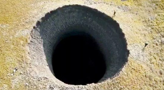 İşte insan eliyle açılmış en büyük çukur: Tam 240 metre!