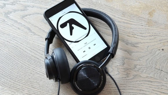 Merakla beklenen iPhone 7'nin kulaklığı görüntülendi