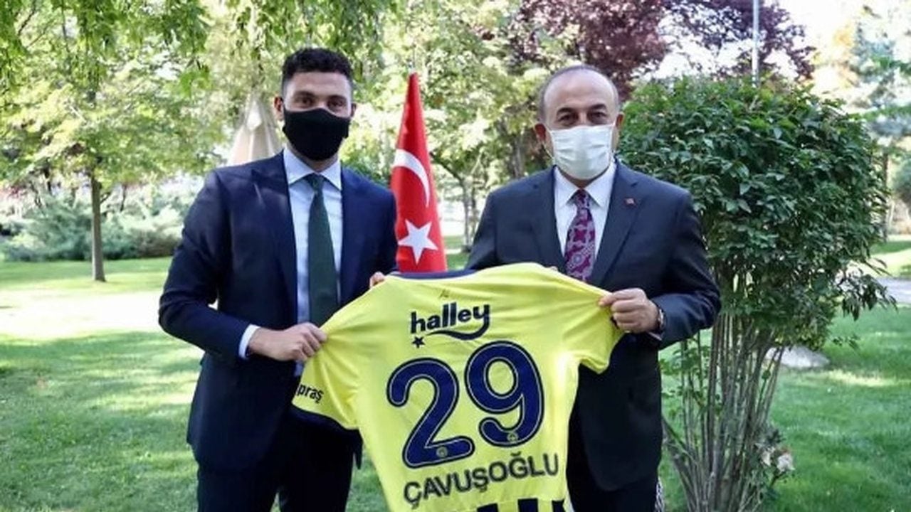 Foto - İşte isim isim tam liste... Hangi siyasetçi hangi takımı tutuyor?