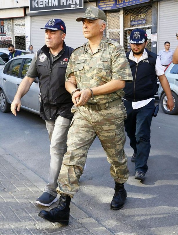 Foto - İşte isim isim tutuklanan generaller