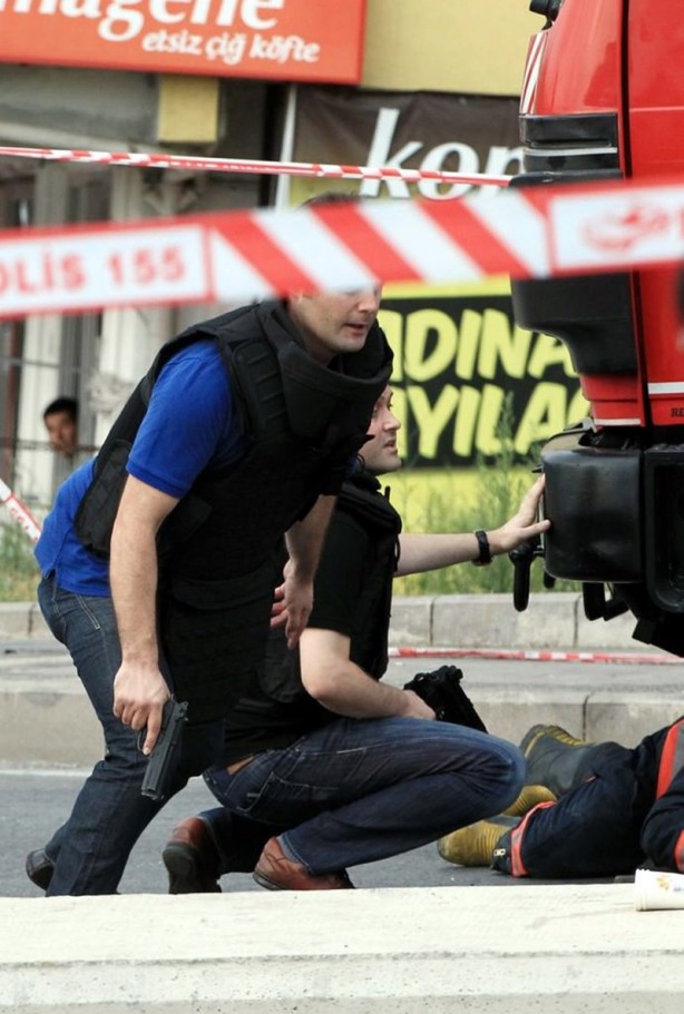 Foto - İşte kare kare Sultanbeyli'de çatışma anı