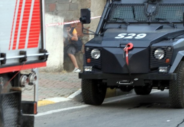 İşte kare kare Sultanbeyli'de çatışma anı