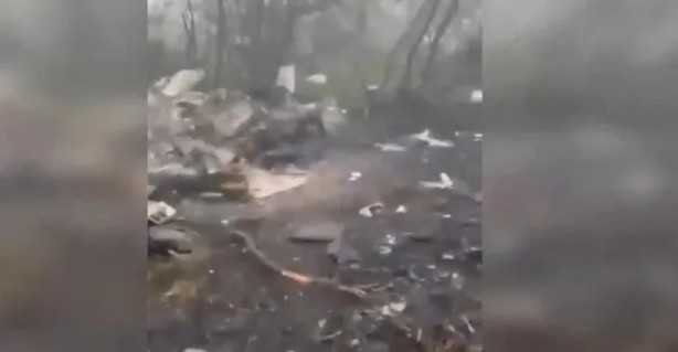 Foto - İşte koordinat sonrası enkazın bulunduğu ilk an! Reisi'nin yüzüğü enkazda bulundu