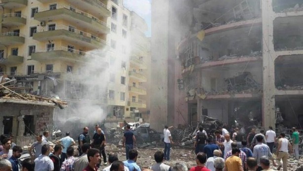Foto - İşte Midyat'taki saldırıdan ilk görüntüler