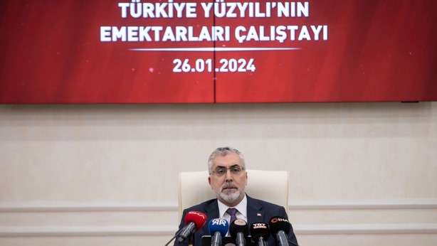 İşte müjde gibi müjde! Bakan Vedat Işıkhan, emeklilere güzel haberi verdi: O hizmetlerde indirim olacak