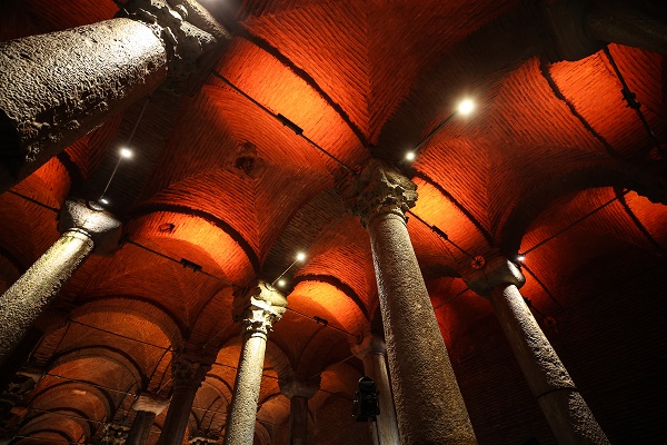 Foto - İşte o detay... Yerebatan Sarayı’nın isminin nereden geldiğini biliyor musunuz?