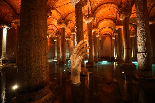 Foto - İşte o detay... Yerebatan Sarayı’nın isminin nereden geldiğini biliyor musunuz?