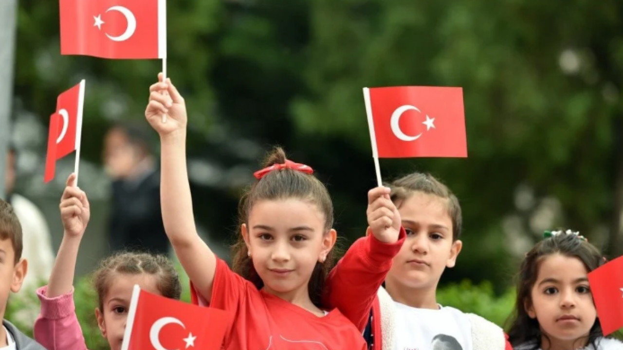 Nifak tohumları ekmek isteyenlere inat: İşte tatil dönüşü ilk ders!!!