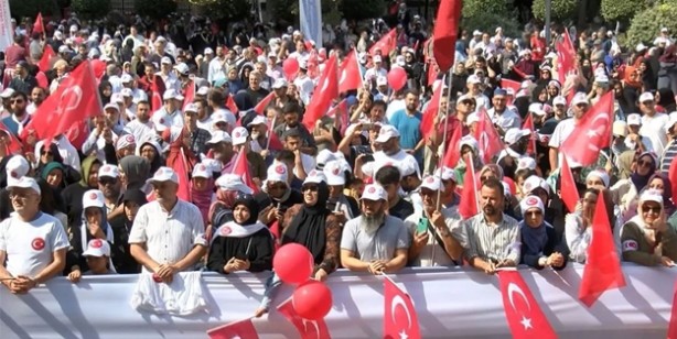 İşte onurlu yürüyüş! Aileler LGBT dayatmasına karşı buluştu 