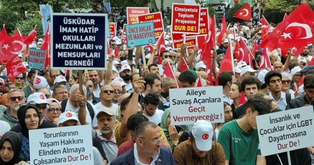 Foto - İşte onurlu yürüyüş! Aileler LGBT dayatmasına karşı buluştu 