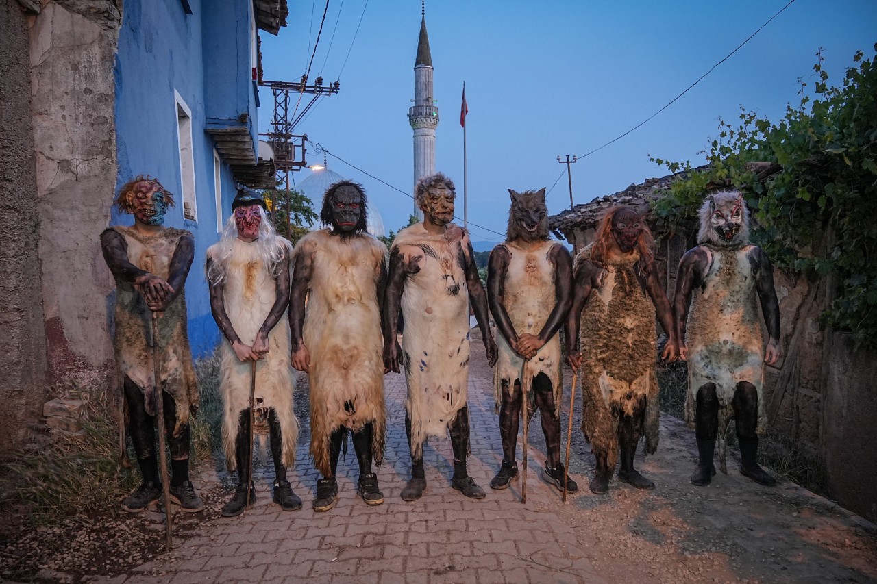 Foto - İşte Osmanlı’nın efsanevi süvarileri ‘Deliler’ Bayram gecelerini korku ve eğlenceye dönüştürüyor