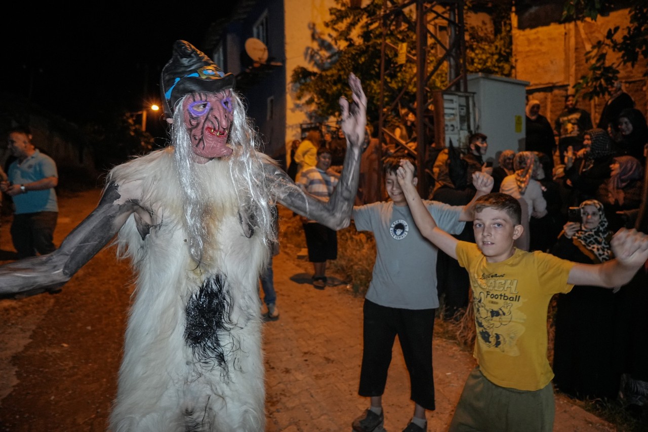 Foto - İşte Osmanlı’nın efsanevi süvarileri ‘Deliler’ Bayram gecelerini korku ve eğlenceye dönüştürüyor