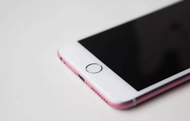 Foto - İşte pembe iPhone 6s