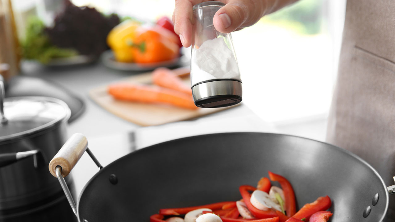 Foto - İşte pratik çözümler! Oruçluyken yemeğin tuzunu nasıl ayarlarsınız? 