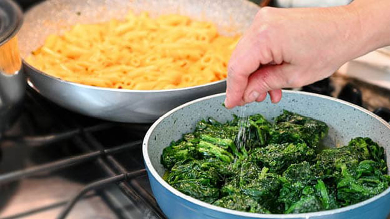 Foto - İşte pratik çözümler! Oruçluyken yemeğin tuzunu nasıl ayarlarsınız? 