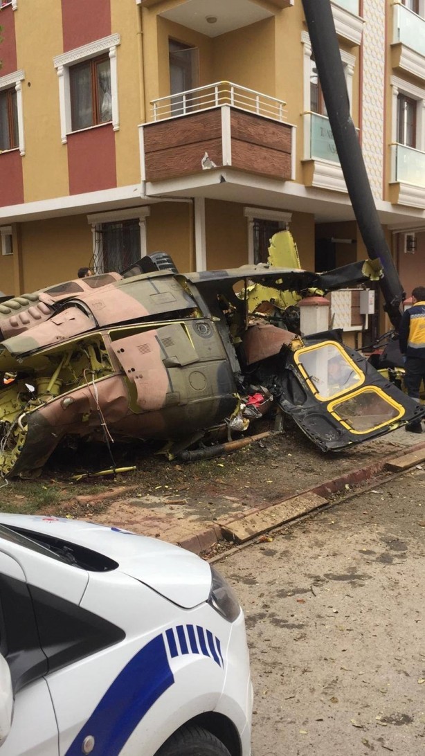Foto - İşte Sancaktepe'deki helikopter kazasından ilk fotoğraflar...