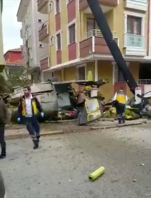 Foto - İşte Sancaktepe'deki helikopter kazasından ilk fotoğraflar...