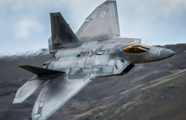 Foto - İşte şimdi belalarını buldular! Türkiye'ye vermedikleri savaş uçağının bilgileri çalındı