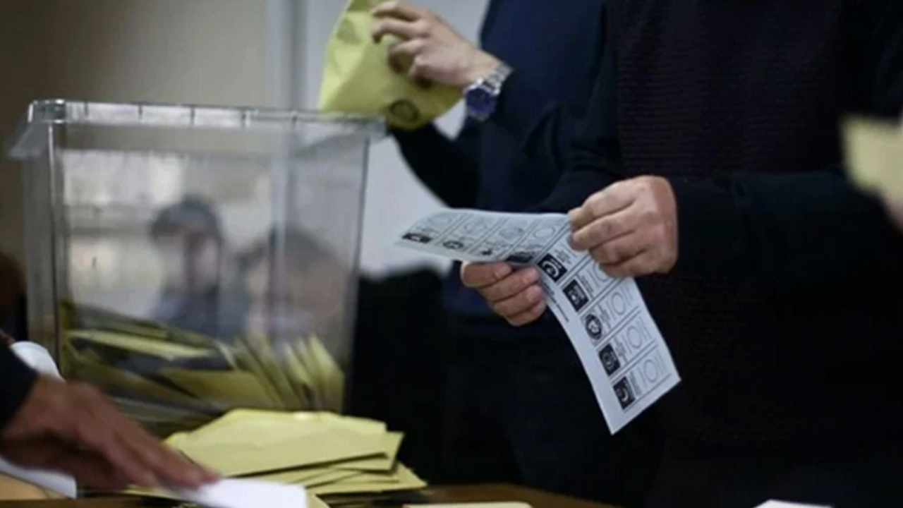 Foto - İşte son anket sonuçları: Özgür Bey’i şaşırtacaktır kesin: Optimar Araştırma sordu: Bu pazar seçim olsa hangi partiye oy verirsiniz?