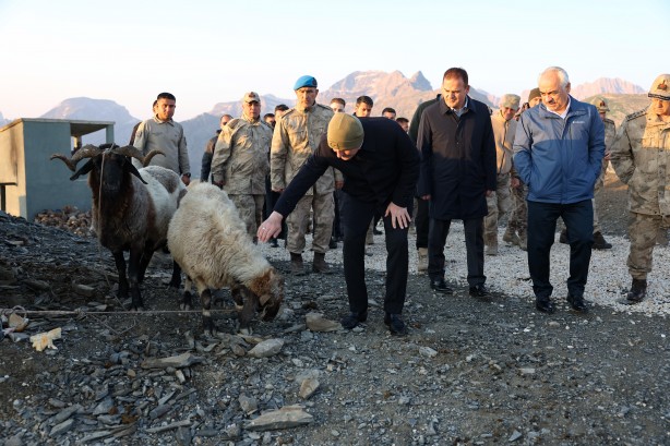 Foto - İşte Süleyman Soylu'yu istememe nedenleri! Görüntüler Hakkari Yüksekova'dan