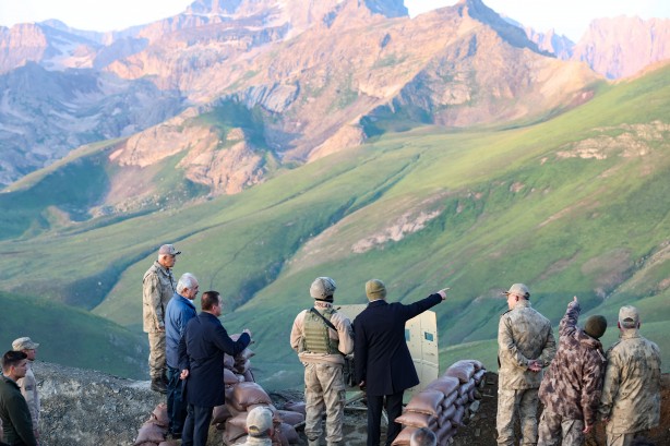 Foto - İşte Süleyman Soylu'yu istememe nedenleri! Görüntüler Hakkari Yüksekova'dan