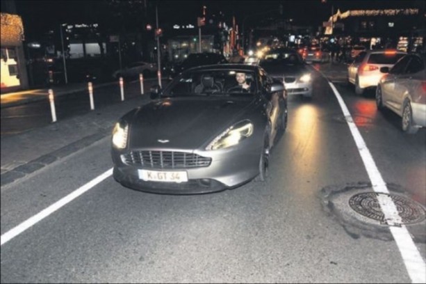 Foto - İşte Süper Lig yıldızlarının otomobilleri