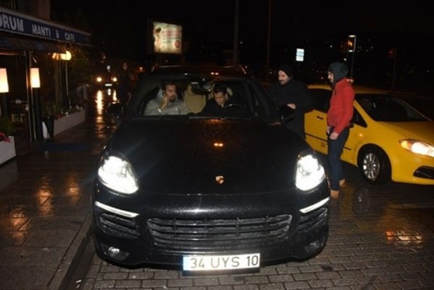 Foto - İşte Süper Lig yıldızlarının otomobilleri