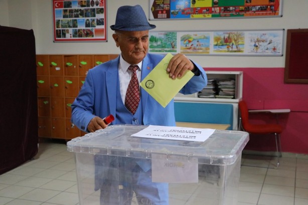 Foto - İşte tarihi seçimden ilk kareler