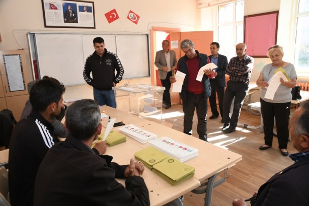 Foto - İşte tarihi seçimden ilk kareler