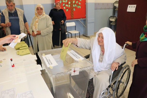 Foto - İşte tarihi seçimden ilk kareler