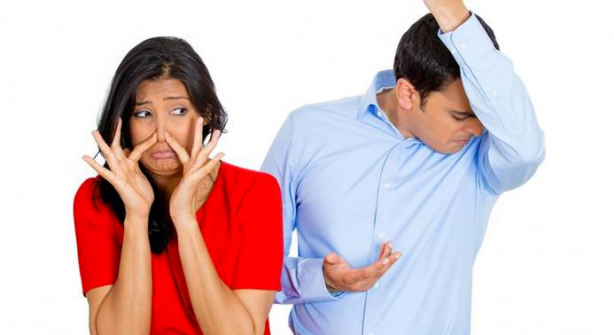 İşte ter kokusunu anında yok eden doğal yöntem! Kesin çözüm! Evden çıkmadan birazcık için, 24 saat teri unutun