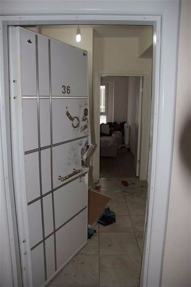 Foto - İşte teröristin kaldığı evden çıkanlar...