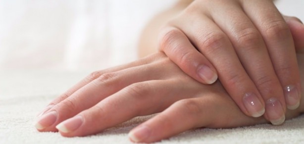 İşte tırnaklardaki beyaz lekelerin sebebi!