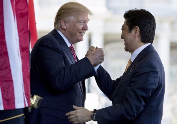 Foto - İşte Trump'ın liderlerle tokalaşma anları
